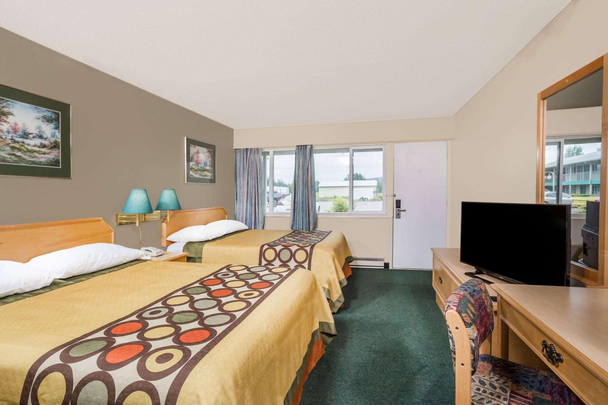 Super 8 By Wyndham Quesnel Bc Hotel Exterior foto